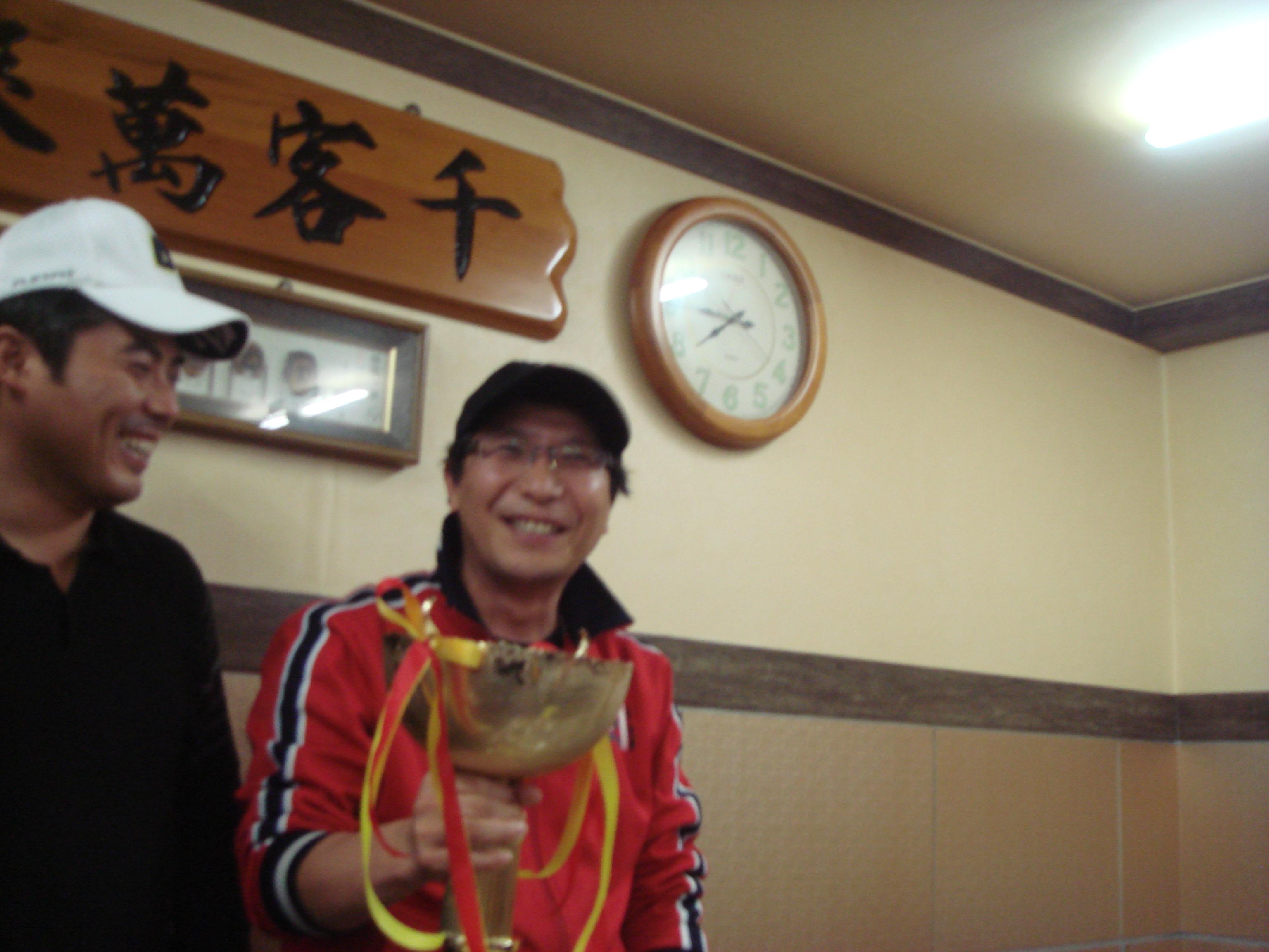 용배재길우승배.JPG